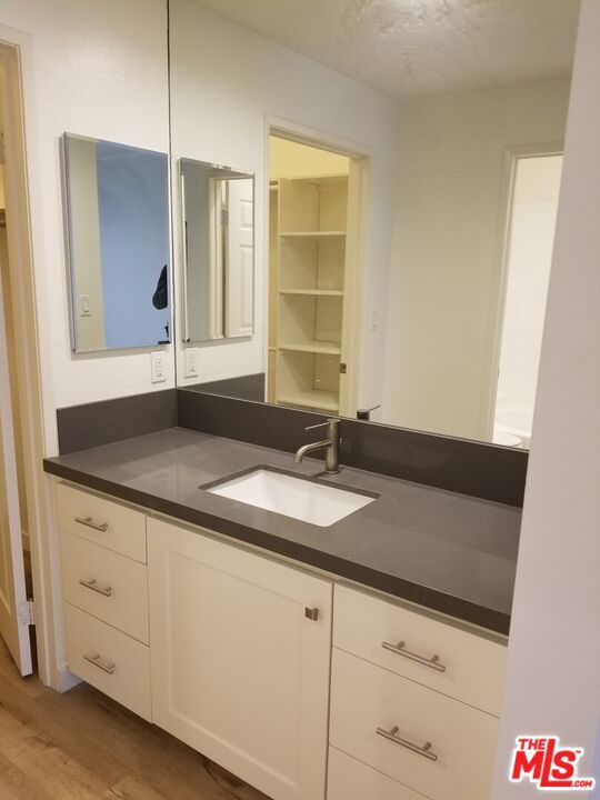1031 N Crescent Heights Boulevard 1b Property Photo 15