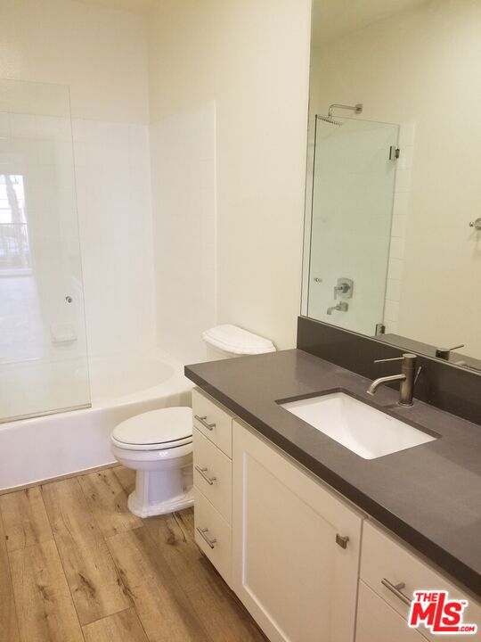1031 N Crescent Heights Boulevard 1b Property Photo 21