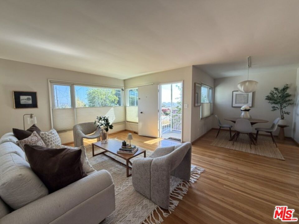 12207 Palms Boulevard Property Photo 1