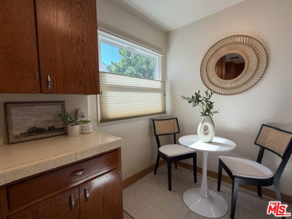 12207 Palms Boulevard Property Photo 6