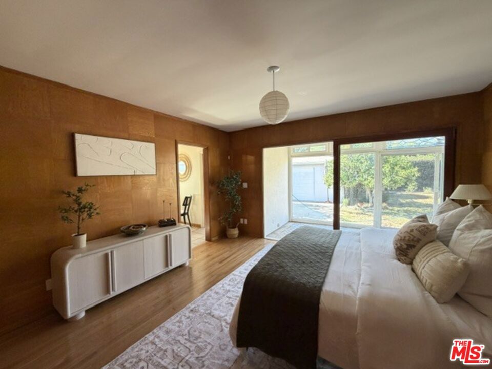 12207 Palms Boulevard Property Photo 7