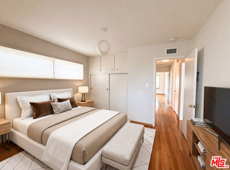 12207 Palms Boulevard Property Photo 11