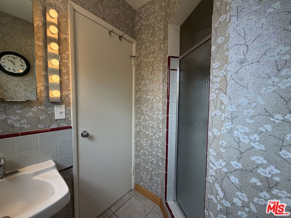 12207 Palms Boulevard Property Photo 19
