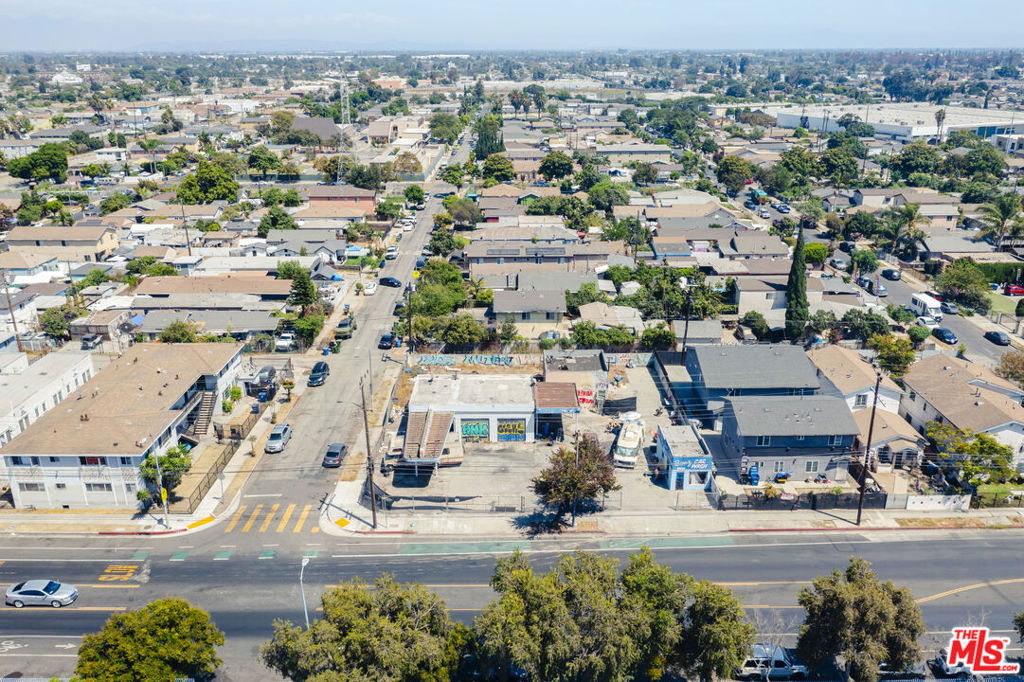 10958 Avalon Boulevard Property Photo 11