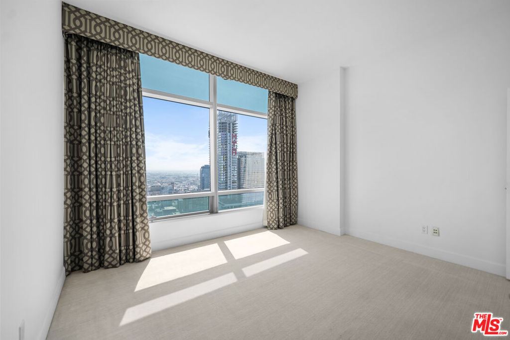 900 W Olympic Boulevard 36i Property Photo 24