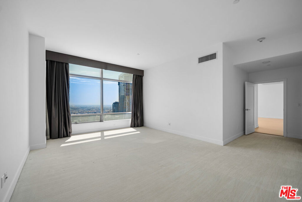 900 W Olympic Boulevard 36i Property Photo 27