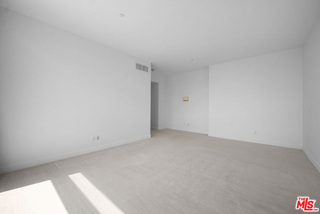 900 W Olympic Boulevard 36i Property Photo 28