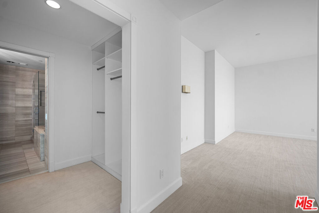 900 W Olympic Boulevard 36i Property Photo 32
