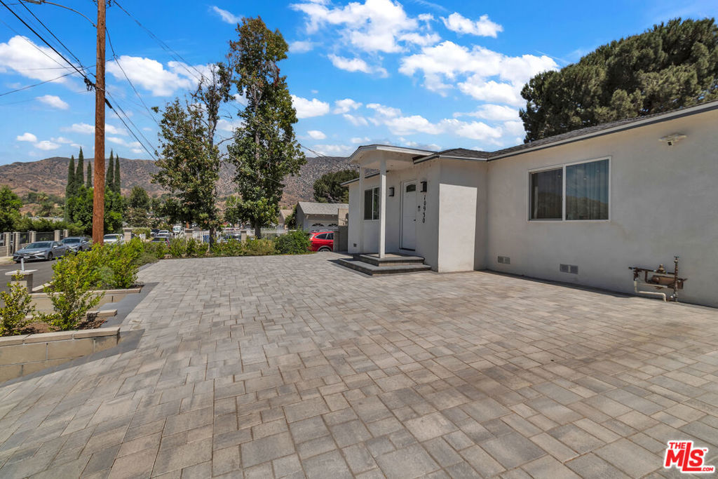10930 Eldora Avenue Property Photo 31