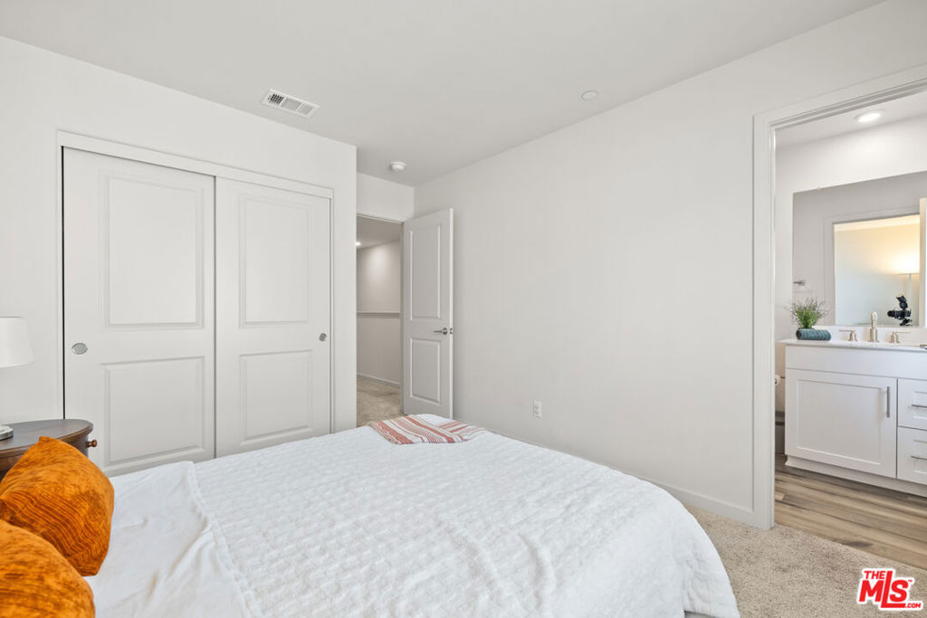 126 Dove Lndg Property Photo 17
