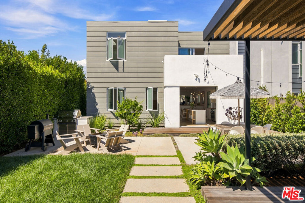 722 California Avenue Property Photo 2