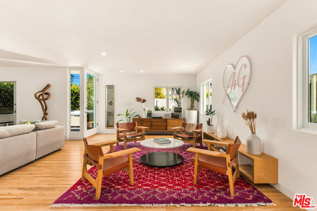 722 California Avenue Property Photo 3