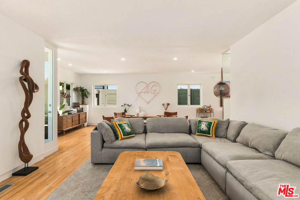 722 California Avenue Property Photo 9