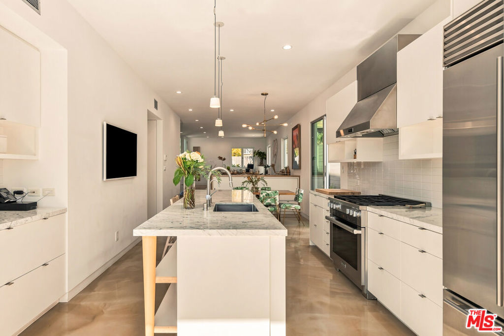 722 California Avenue Property Photo 12