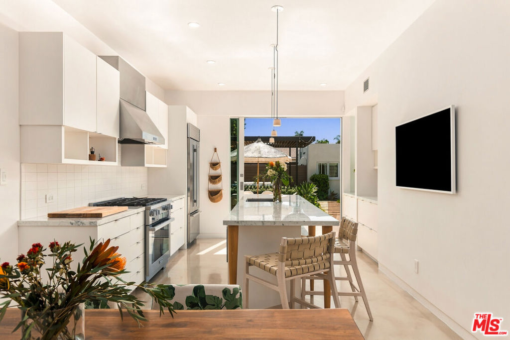 722 California Avenue Property Photo 13