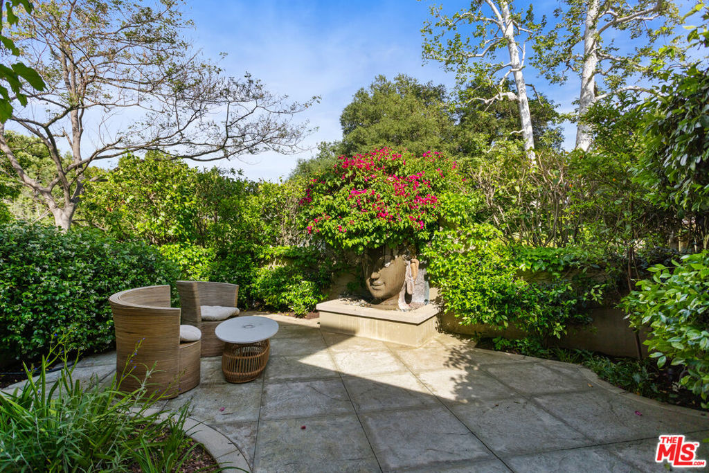 4816 Encino Avenue Property Photo 18