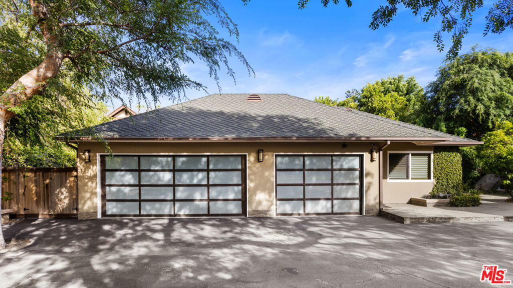 4816 Encino Avenue Property Photo 36
