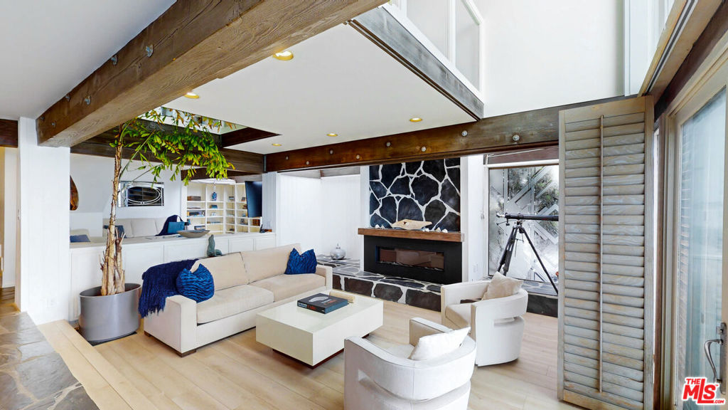 24108 Malibu Road Property Photo 7