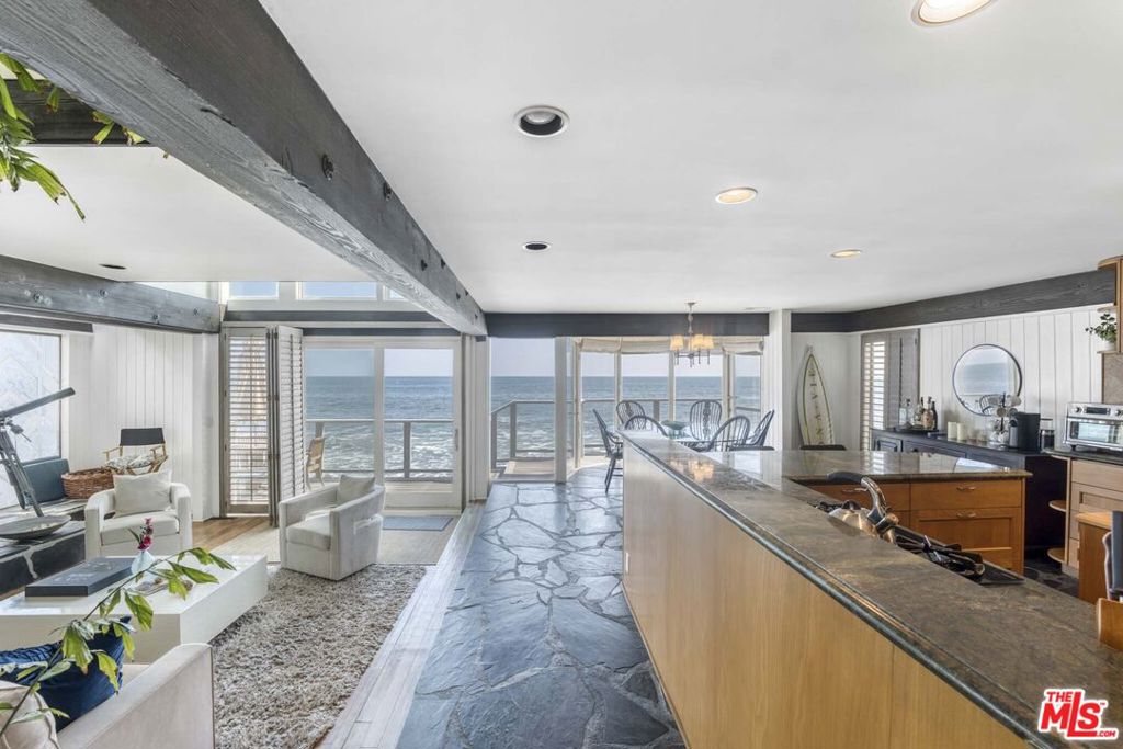 24108 Malibu Road Property Photo 10