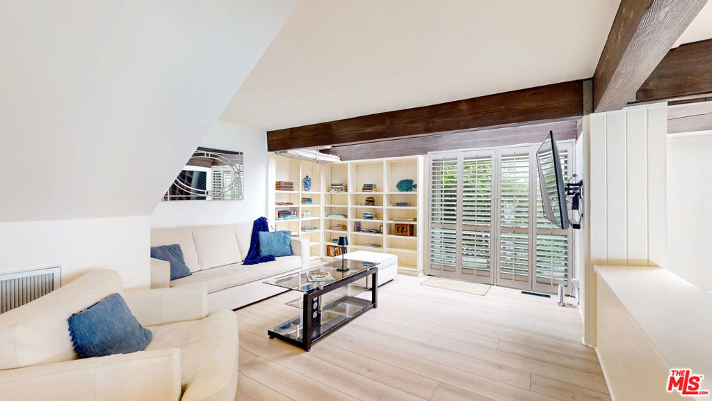 24108 Malibu Road Property Photo 11