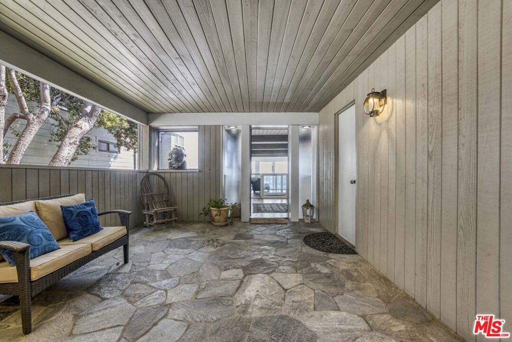 24108 Malibu Road Property Photo 14