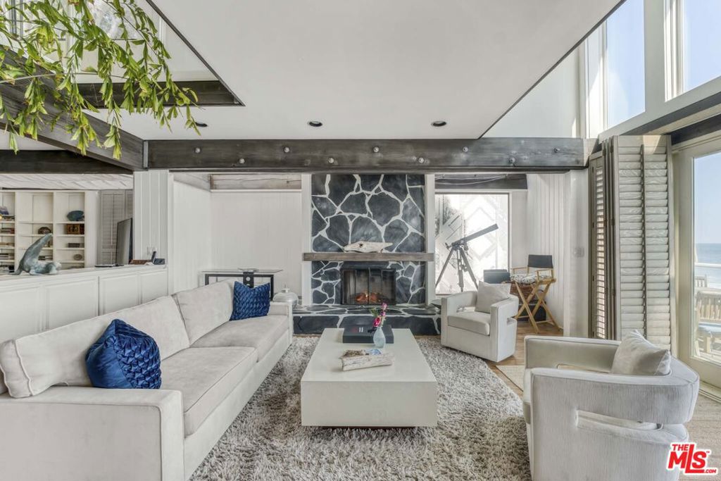 24108 Malibu Road Property Photo 15