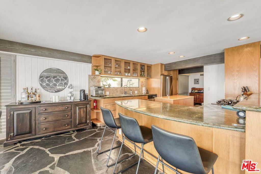 24108 Malibu Road Property Photo 16