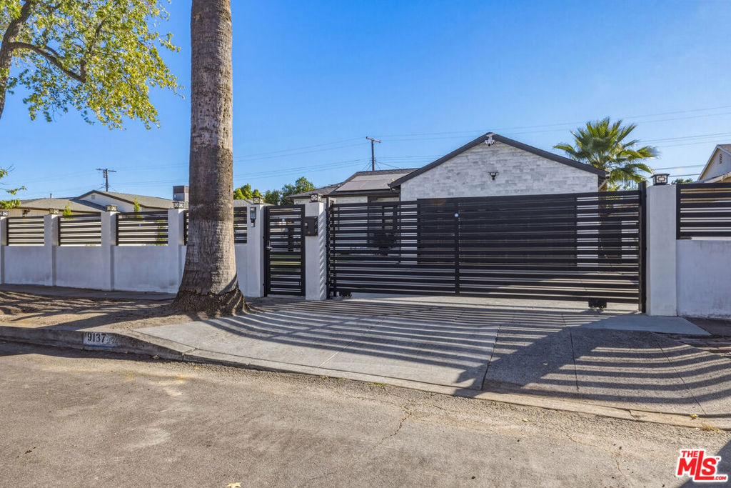 9137 Bartee Avenue Property Photo 3