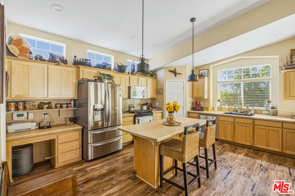 55626 Pipes Canyon Road Property Photo 3
