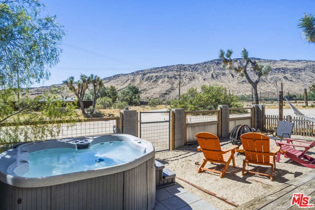 55626 Pipes Canyon Road Property Photo 4