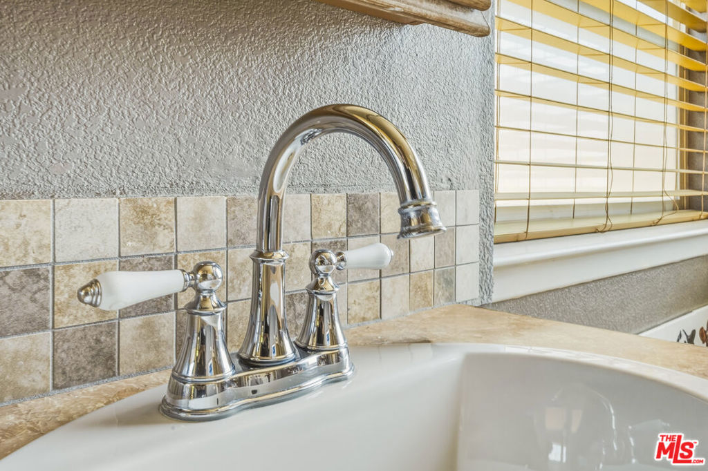 55626 Pipes Canyon Road Property Photo 28