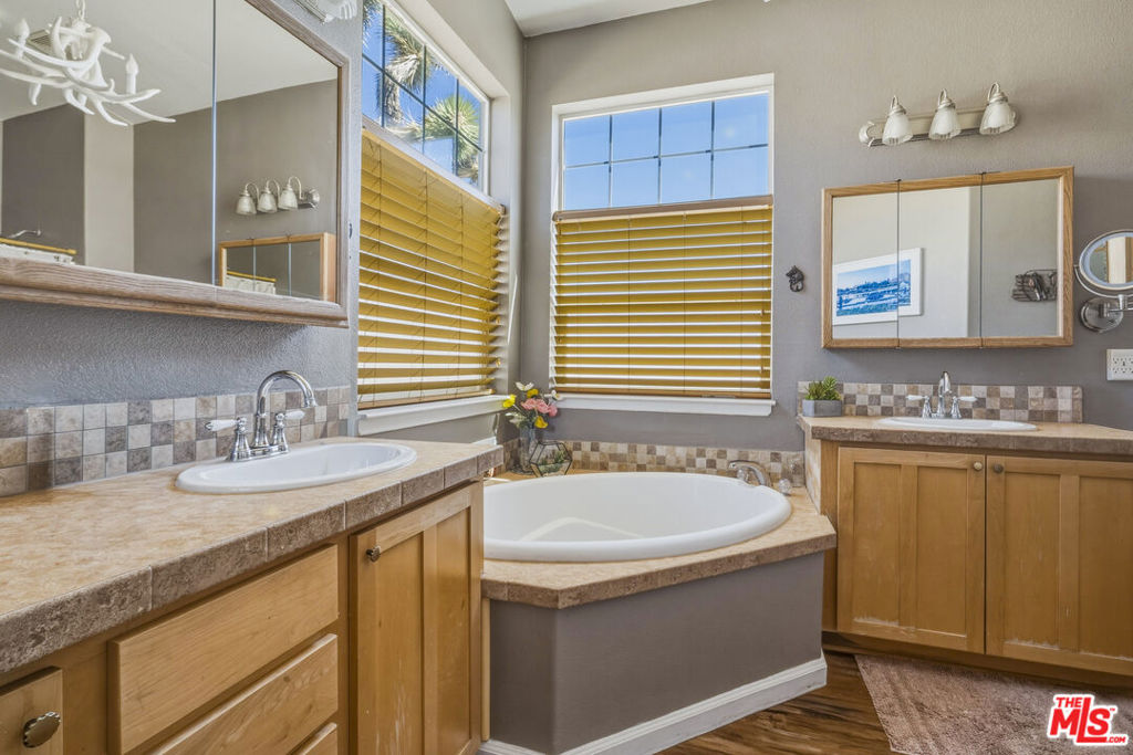 55626 Pipes Canyon Road Property Photo 29