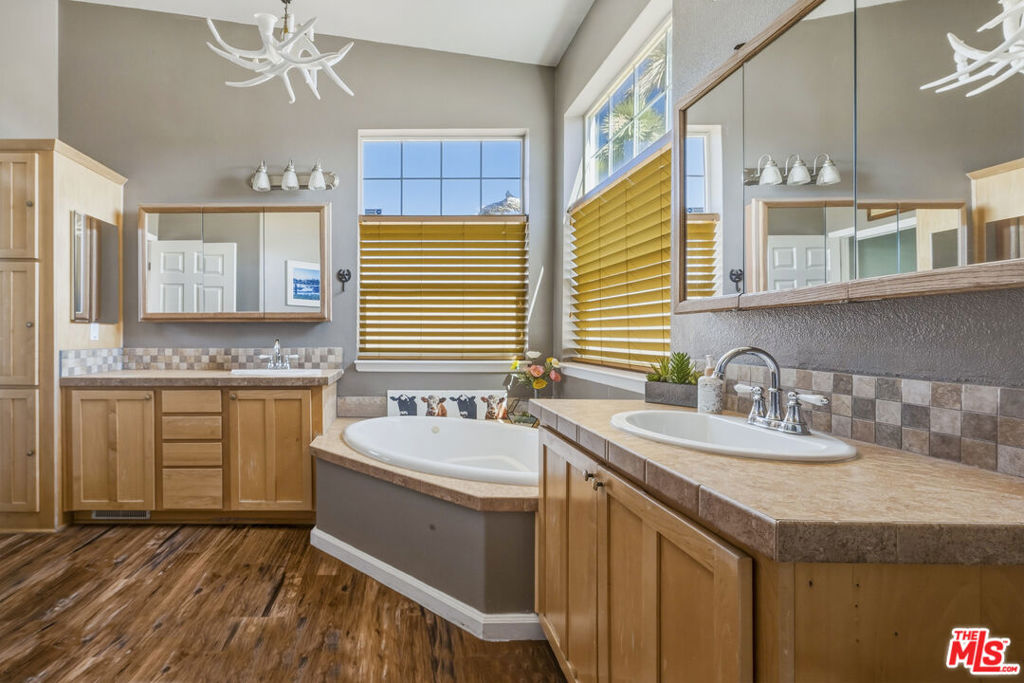 55626 Pipes Canyon Road Property Photo 30