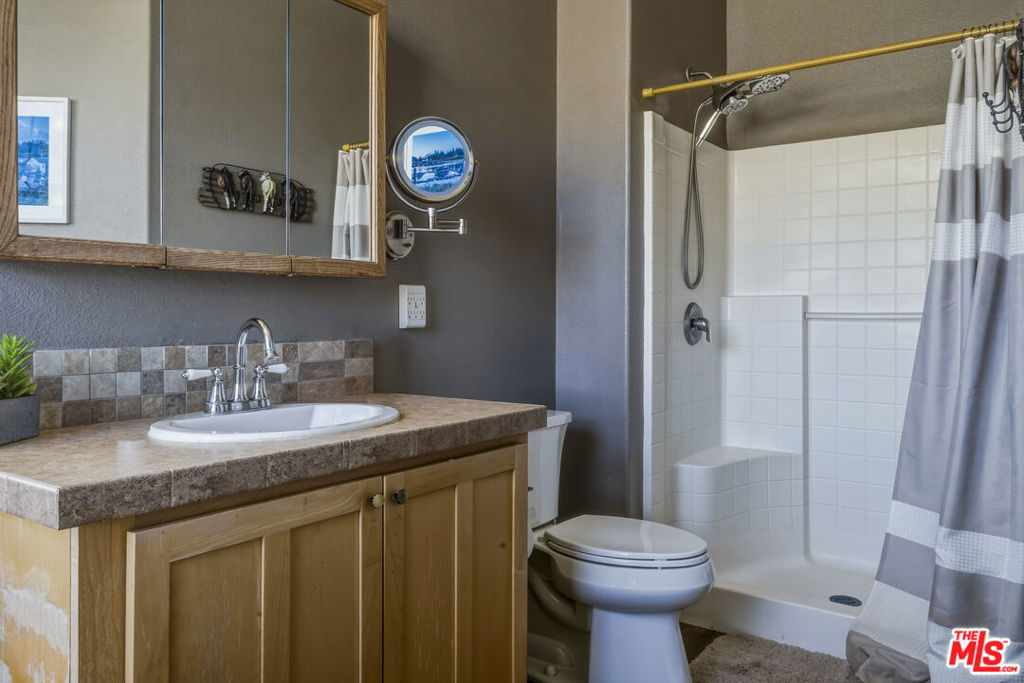 55626 Pipes Canyon Road Property Photo 32