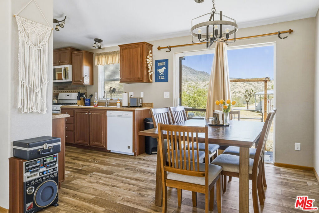 55616 Pipes Canyon Road Property Photo 9
