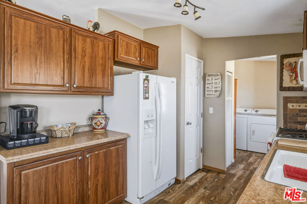 55616 Pipes Canyon Road Property Photo 11