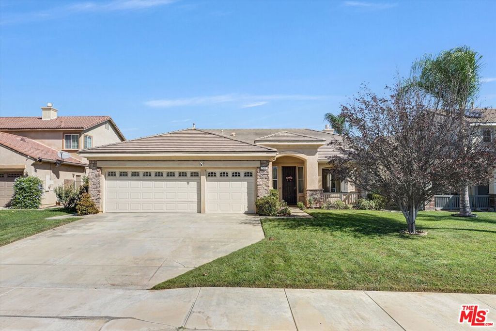 25832 Boulder Rock Place Property Photo 2