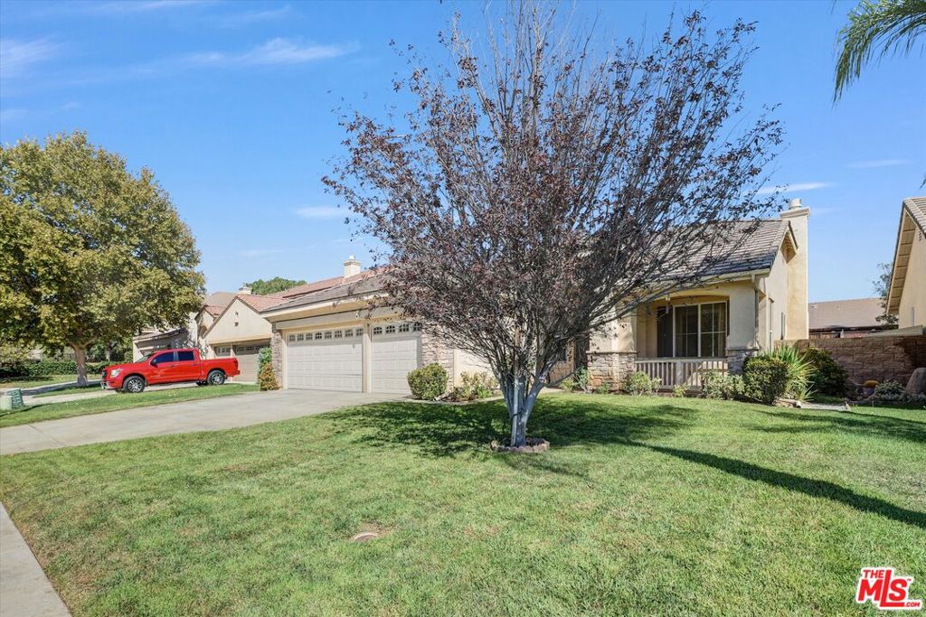 25832 Boulder Rock Place Property Photo 3