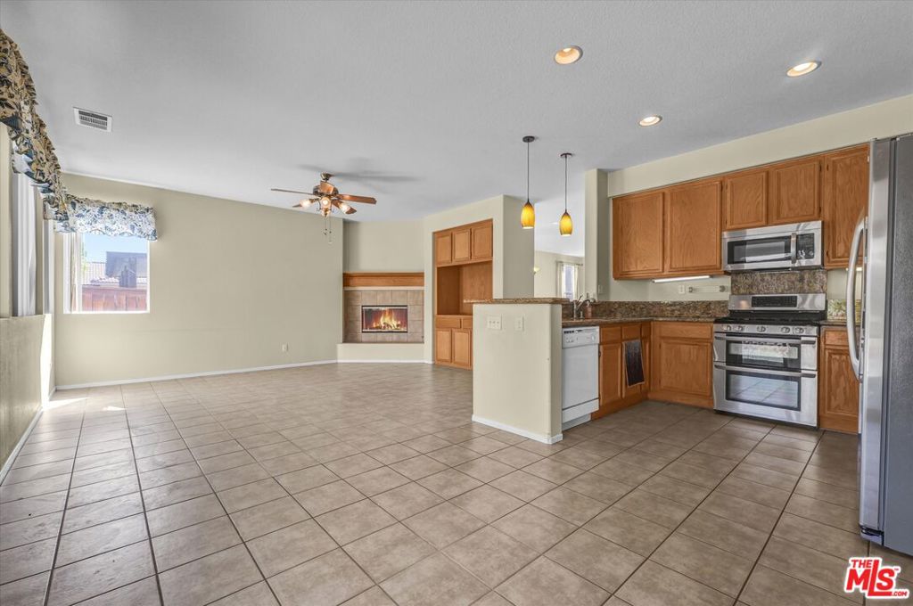 25832 Boulder Rock Place Property Photo 8