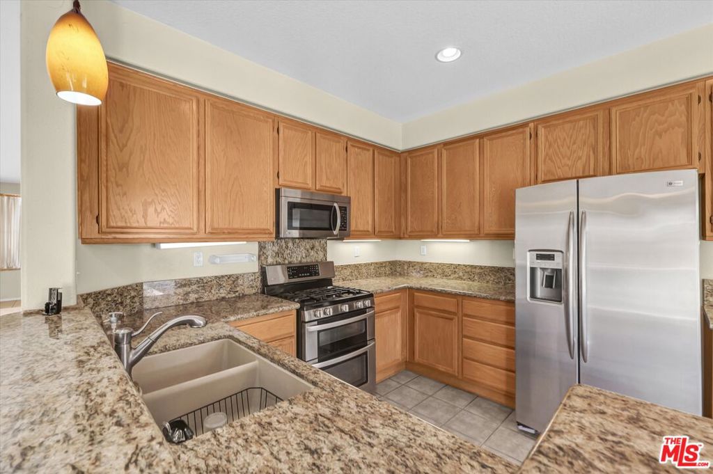 25832 Boulder Rock Place Property Photo 9