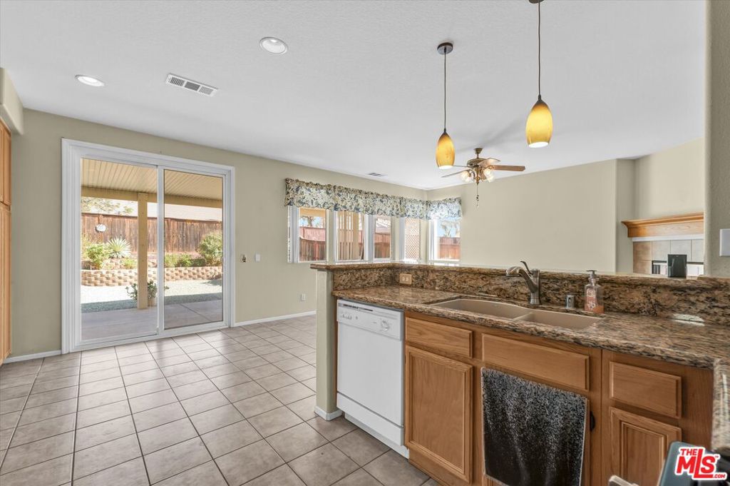 25832 Boulder Rock Place Property Photo 10