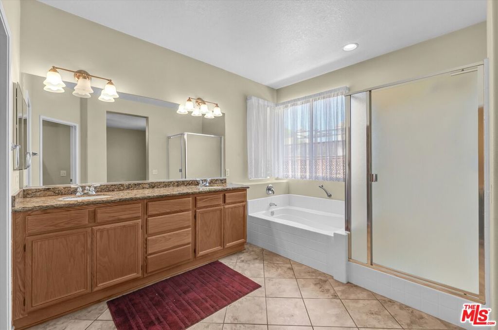 25832 Boulder Rock Place Property Photo 15