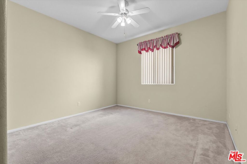 25832 Boulder Rock Place Property Photo 19