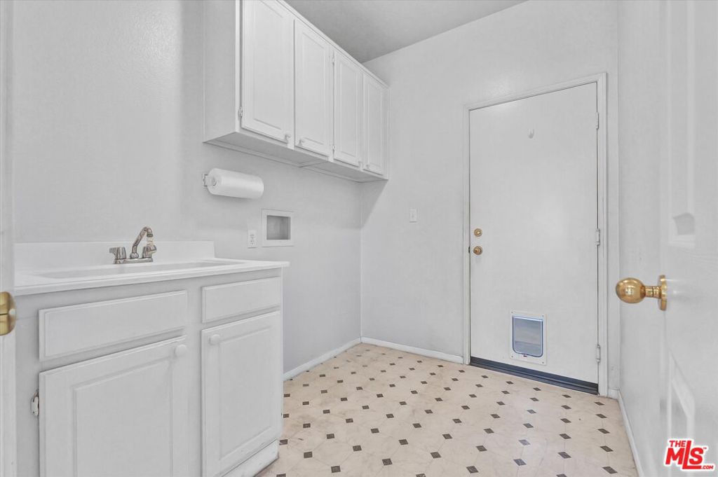 25832 Boulder Rock Place Property Photo 21