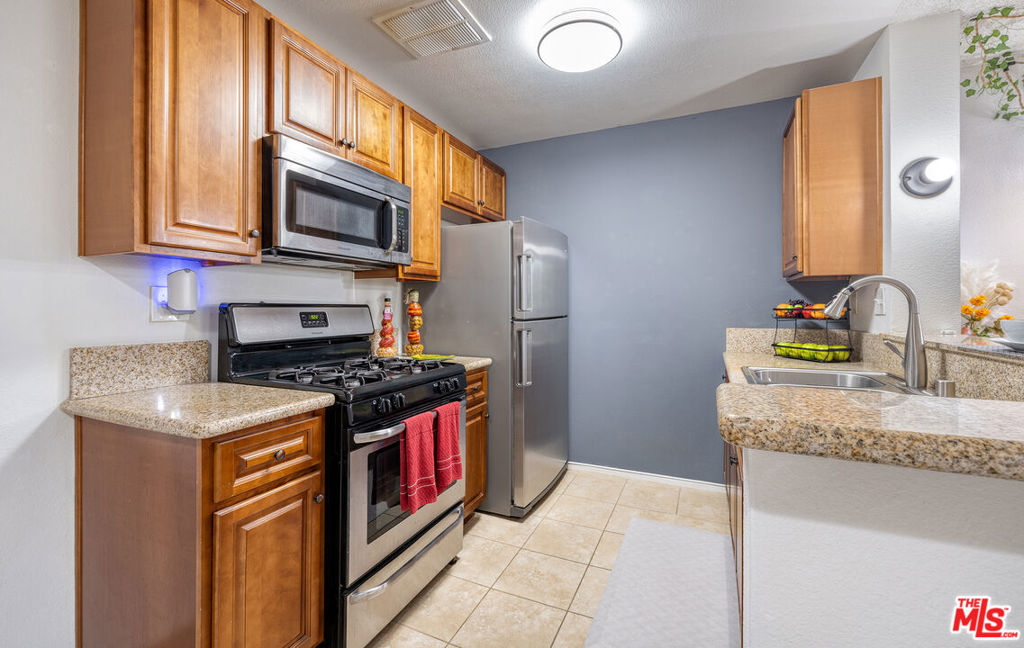 6405 Green Valley Circle 209 Property Photo 6