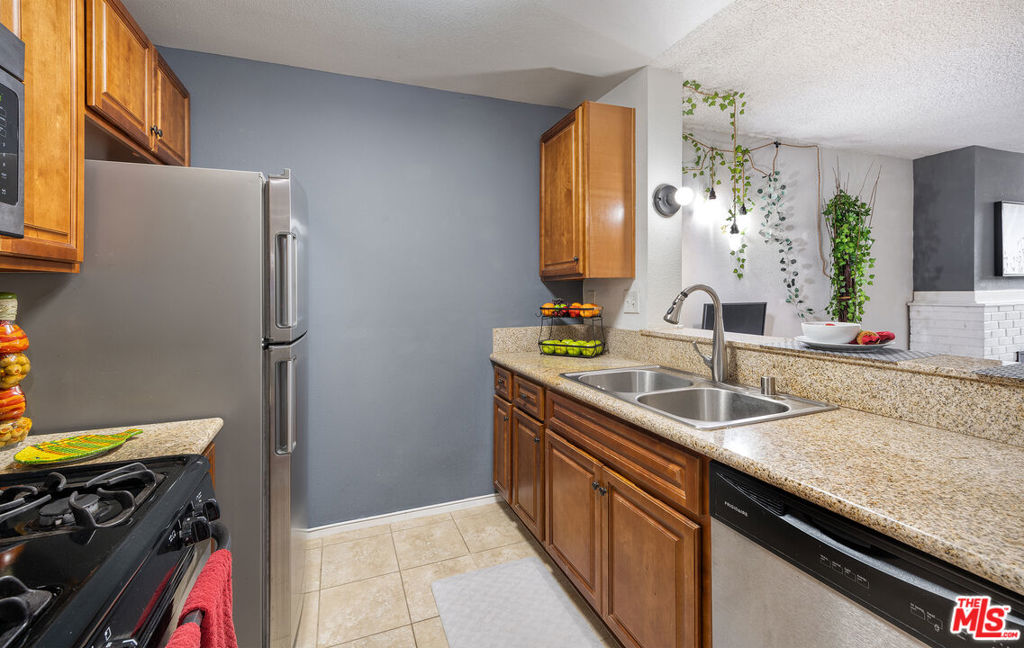 6405 Green Valley Circle 209 Property Photo 7