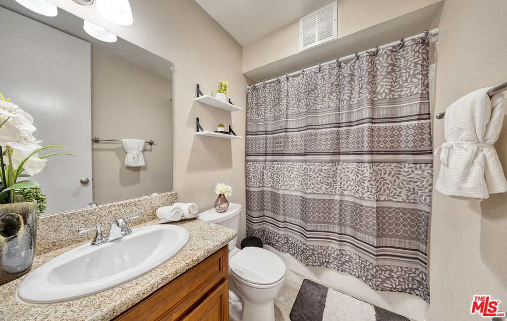 6405 Green Valley Circle 209 Property Photo 24
