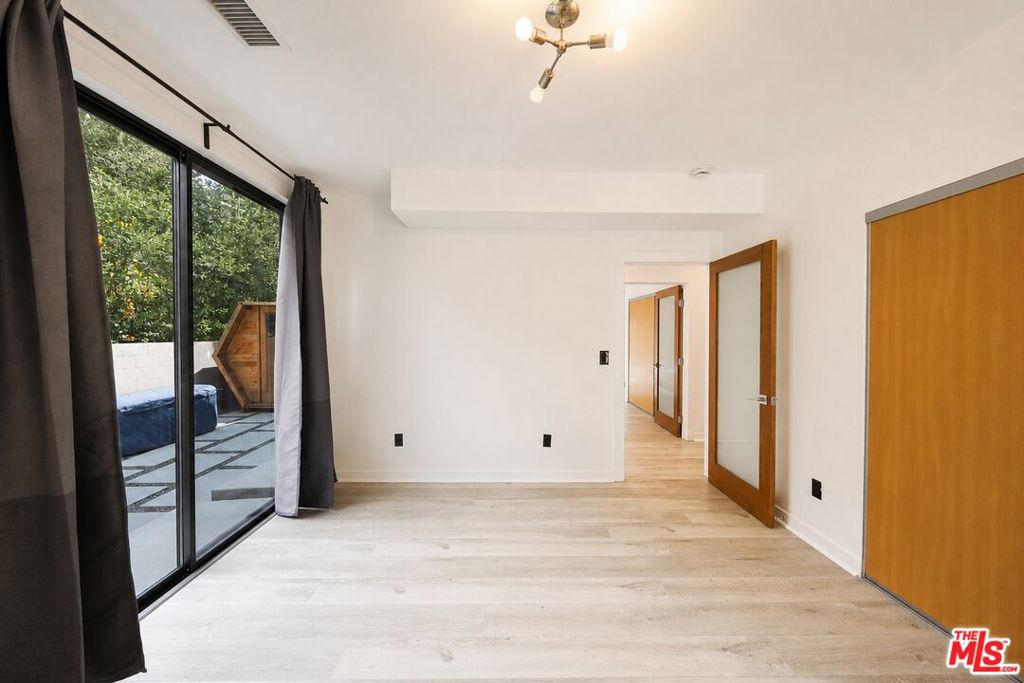 2230 Glendale Boulevard Property Photo 14