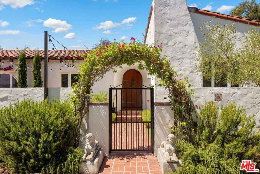 3447 Primera Avenue Property Photo 4