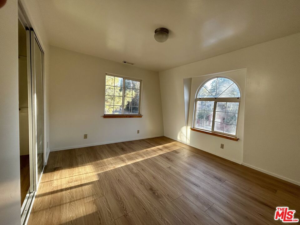 525 Santa Barbara Avenue Property Photo 6